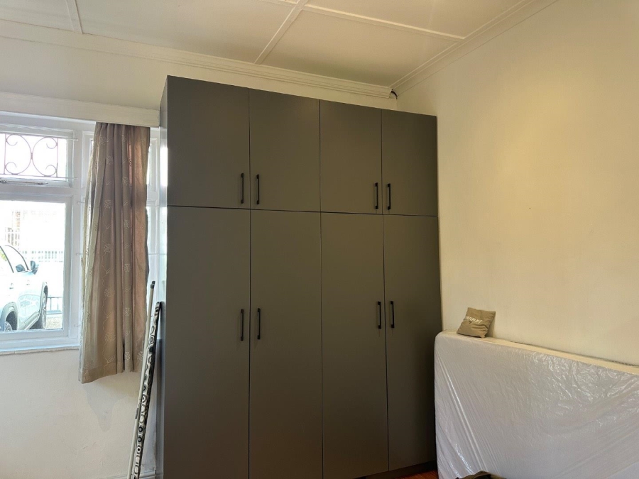3 Bedroom Property for Sale in Vredehoek Western Cape